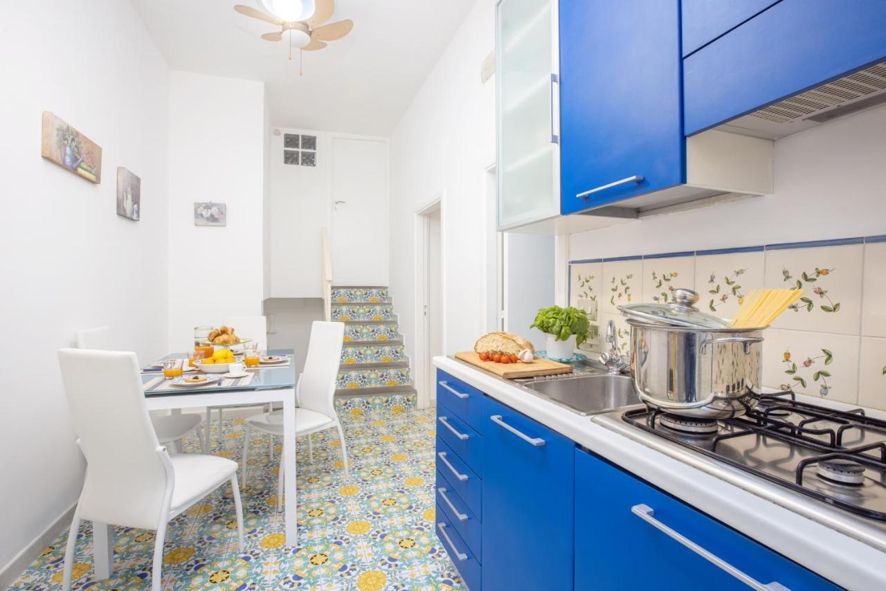 Brezza Marina-Authentic Sorrento Flat By The Beach Exterior photo